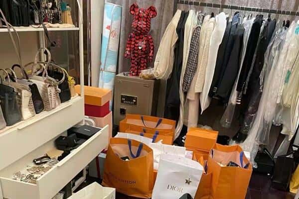 加格达奇区回收一线品牌衣服